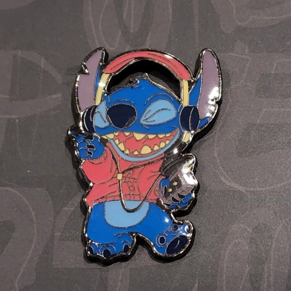 Loungefly Disney Lilo & Stitch Streetwear Headphones Enamel Pin NEW